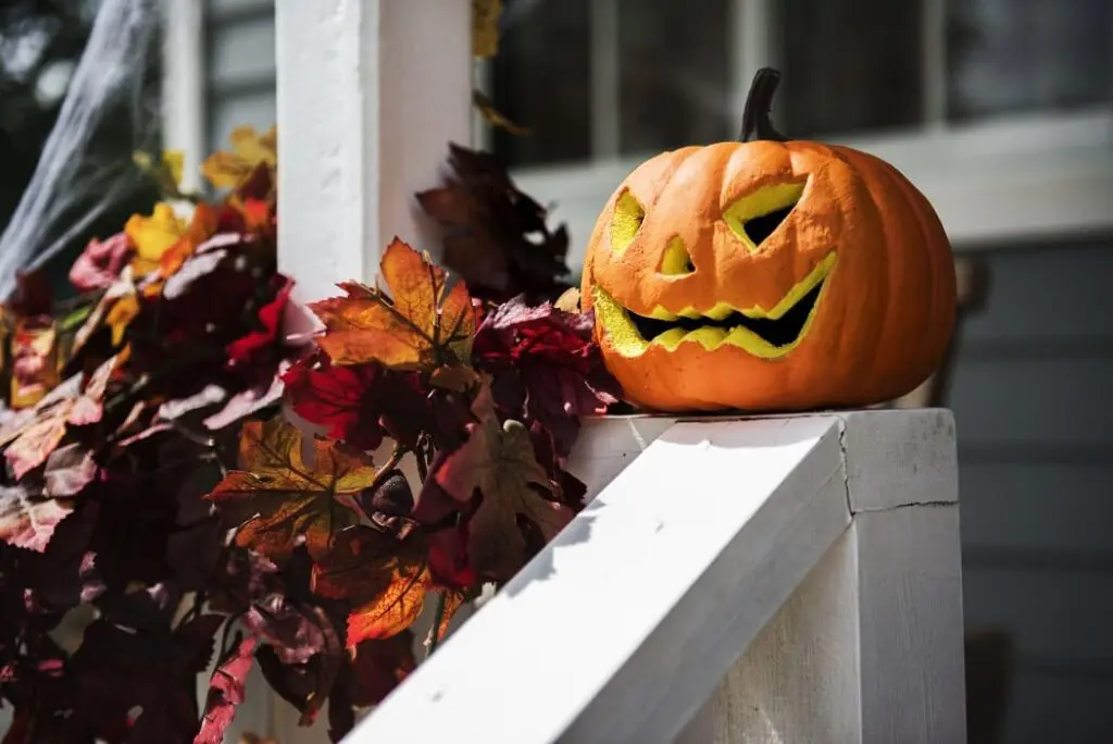 Halloween – Para você que não gosta de filmes de Terror 🎃🕯️ – Apaixonados  por Séries